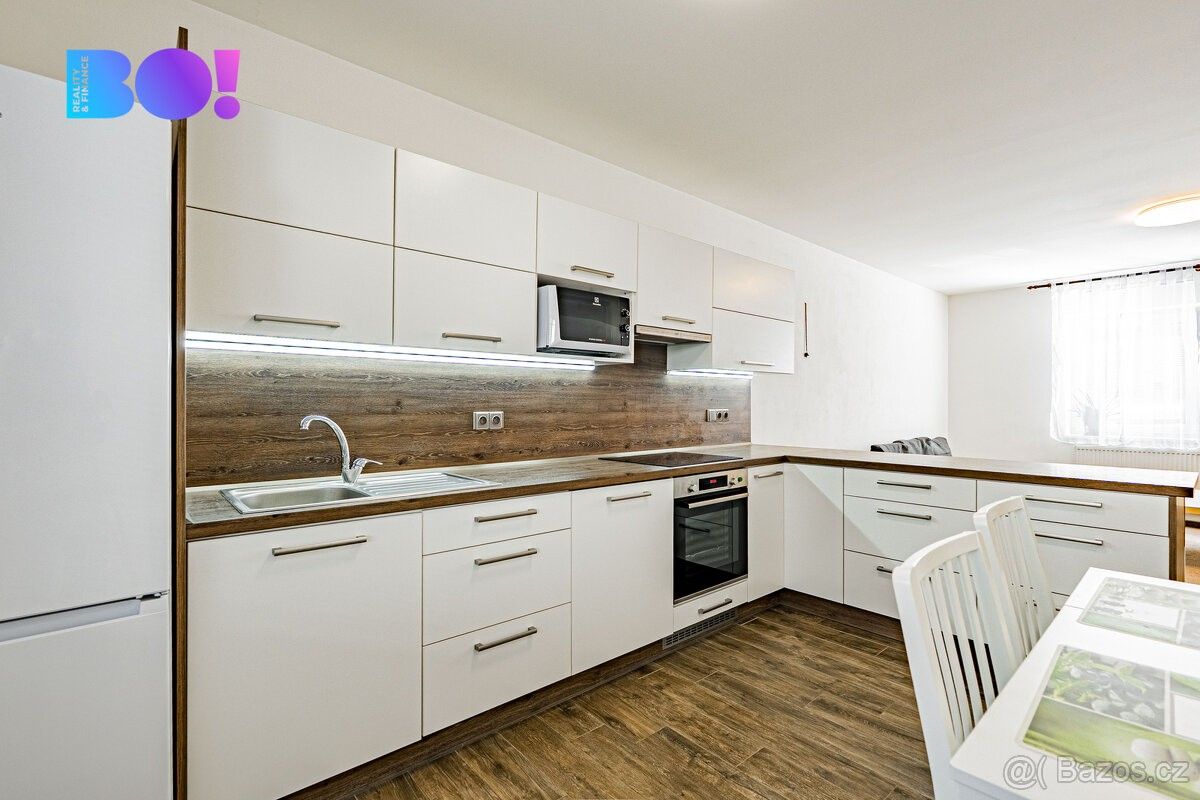 Prodej rodinný dům - Miroslav, 671 72