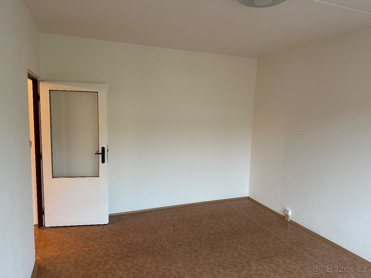 Pronájem byt - Dolní Rychnov, 356 04