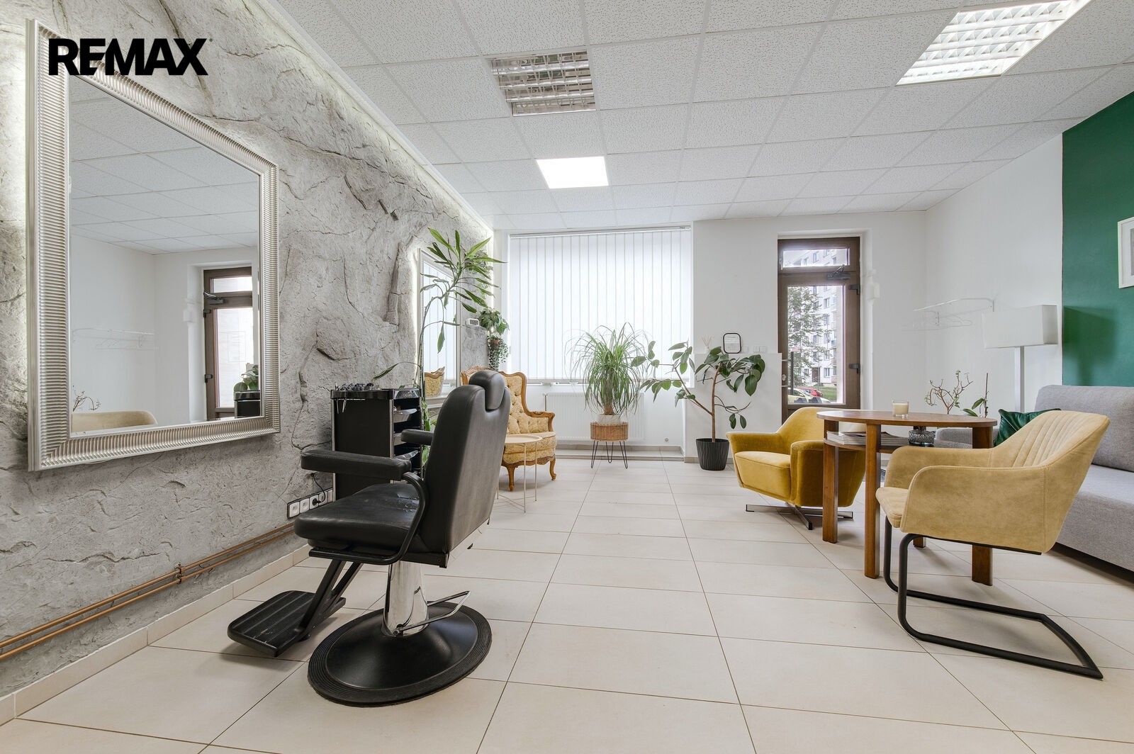 Obchodní prostory, Svobody 162, Cheb, 62 m²