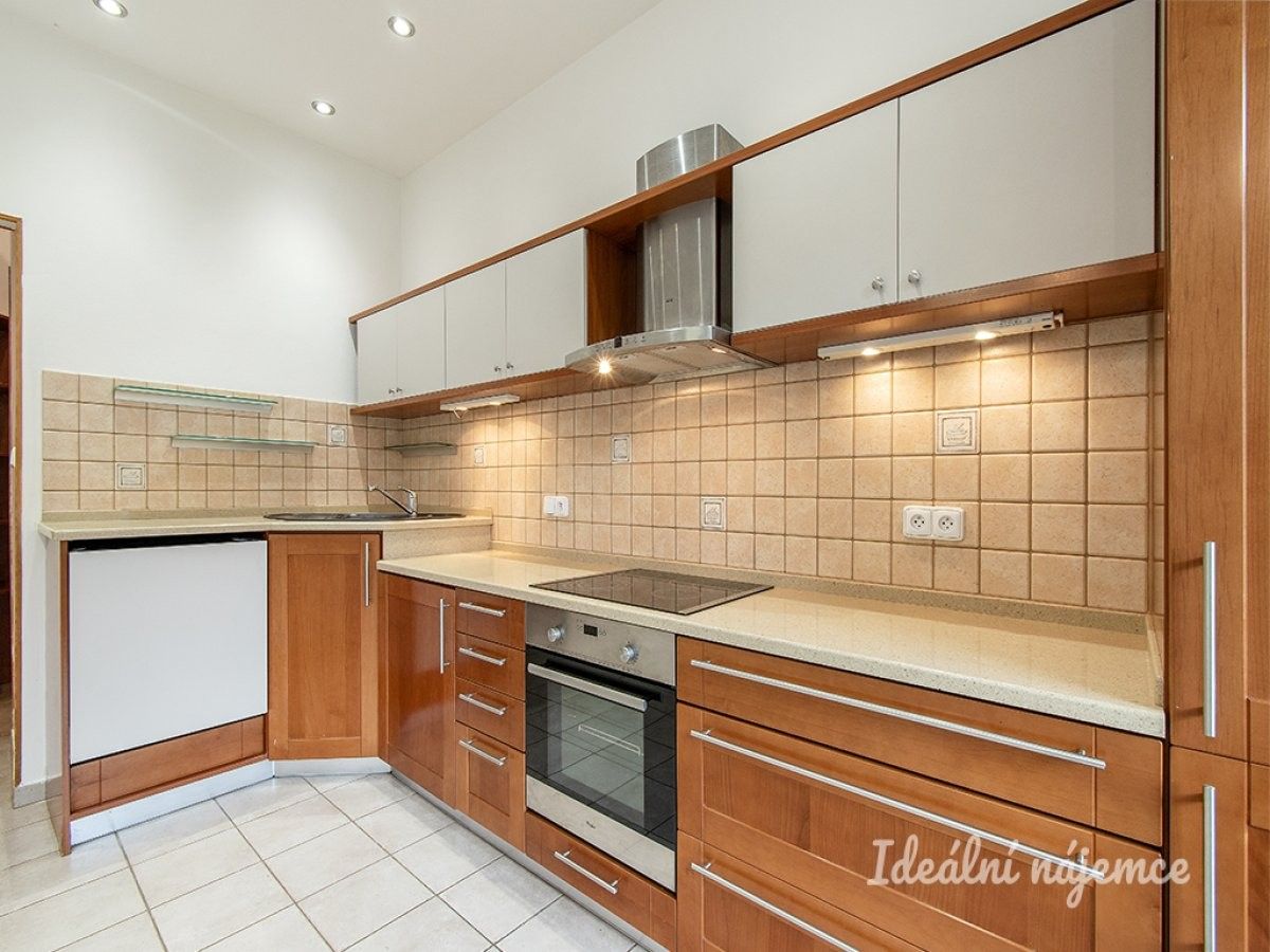 Pronájem byt 1+1 - Ruská, Praha, 43 m²