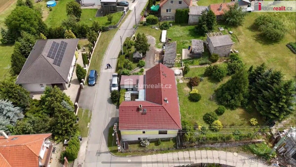 Rodinné domy, Tmaň, 267 21