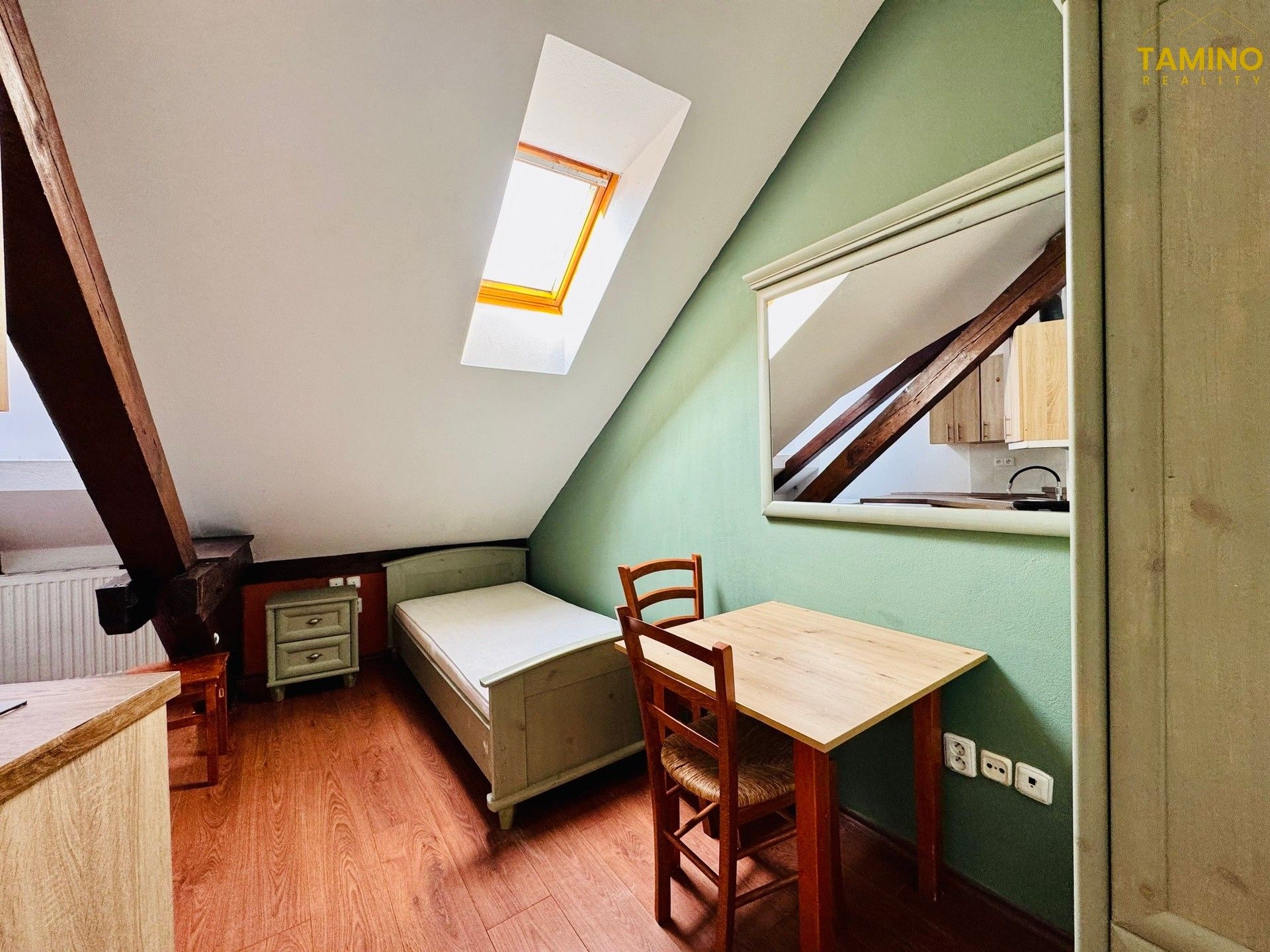 1+kk, nám. Míru, Moravské Budějovice, 20 m²