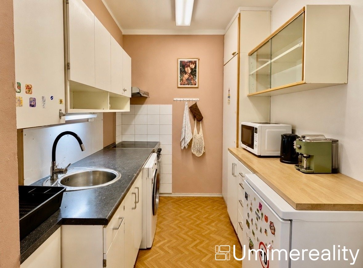 Byt 2+kk · 43 m² · Sezemínská, Praha - 3