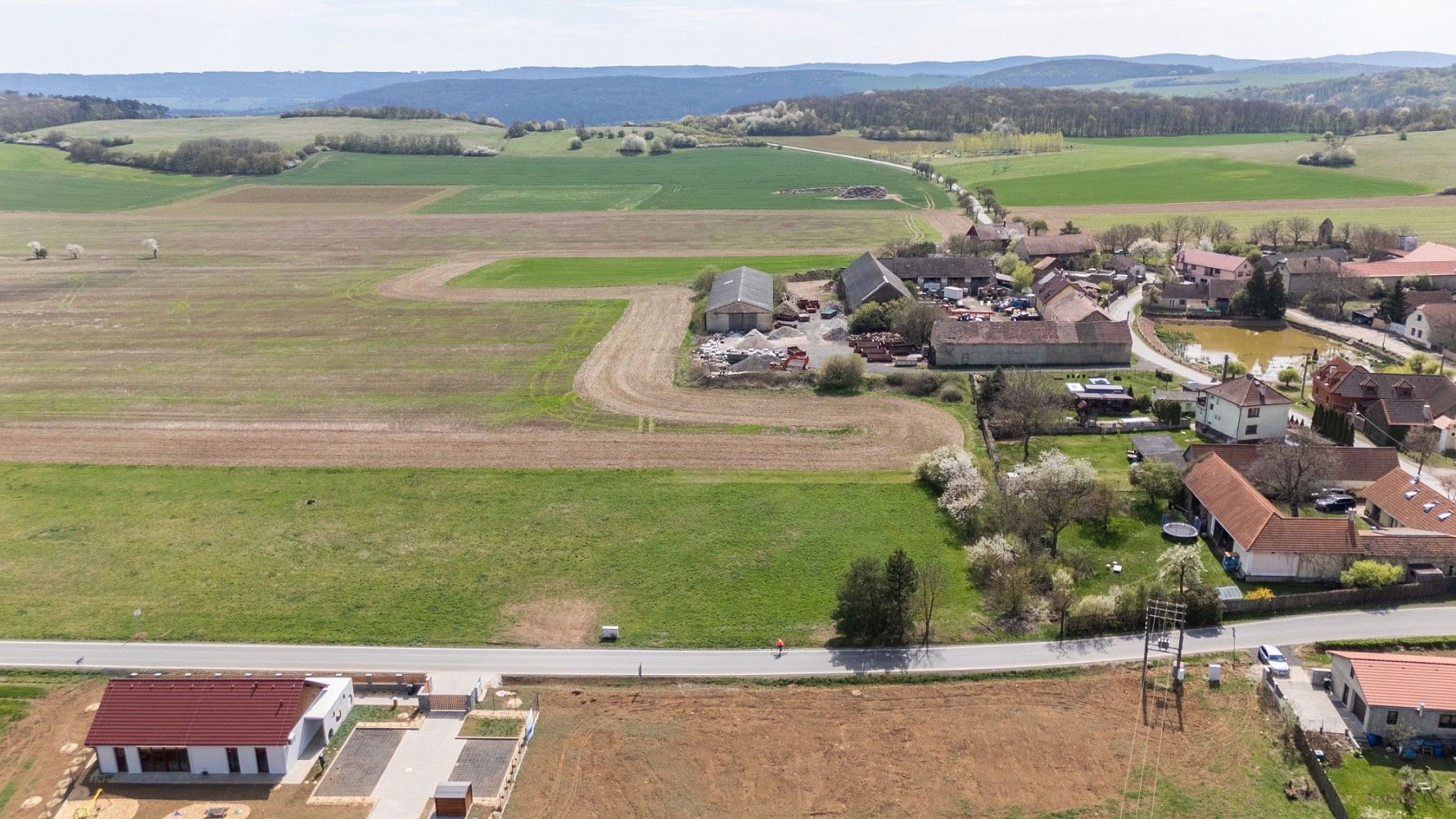Prodej pozemek pro bydlení - Měňany, okres Beroun, Středočeský kraj - 2