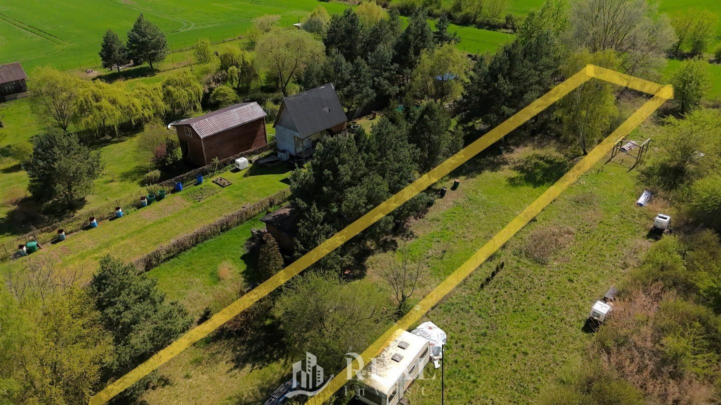 Zahrady, Louny, 976 m² - 1
