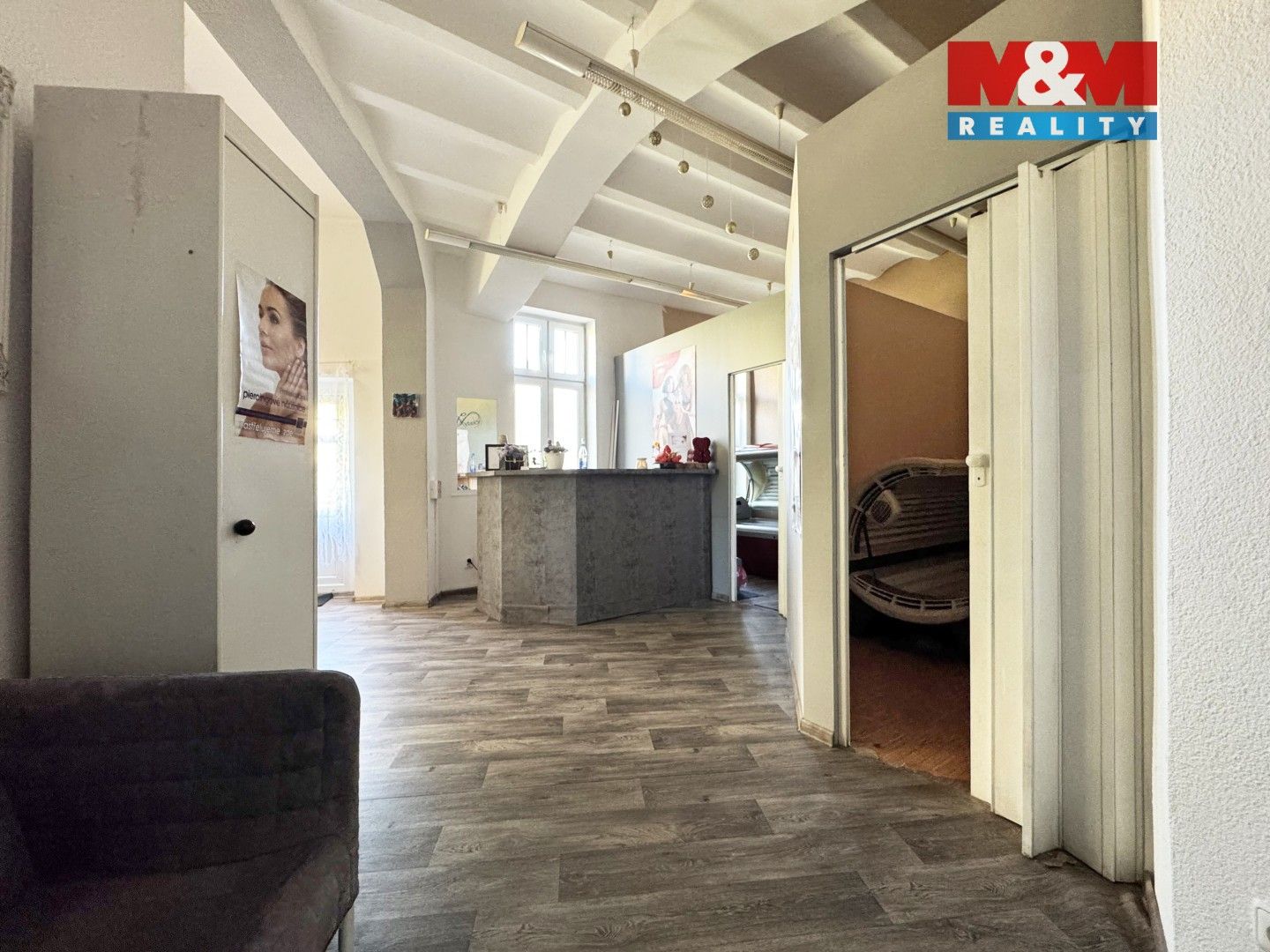 Pronájem obchodní prostory - Husova, Chodov, 46 m²