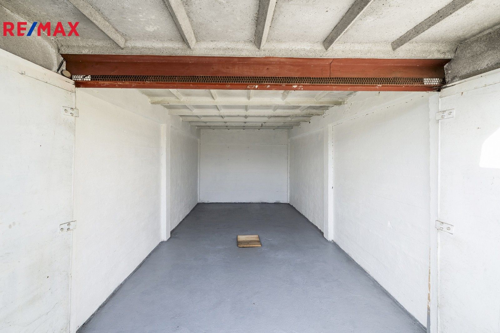 Prodej garáž - Hradec Králové, 16 m²