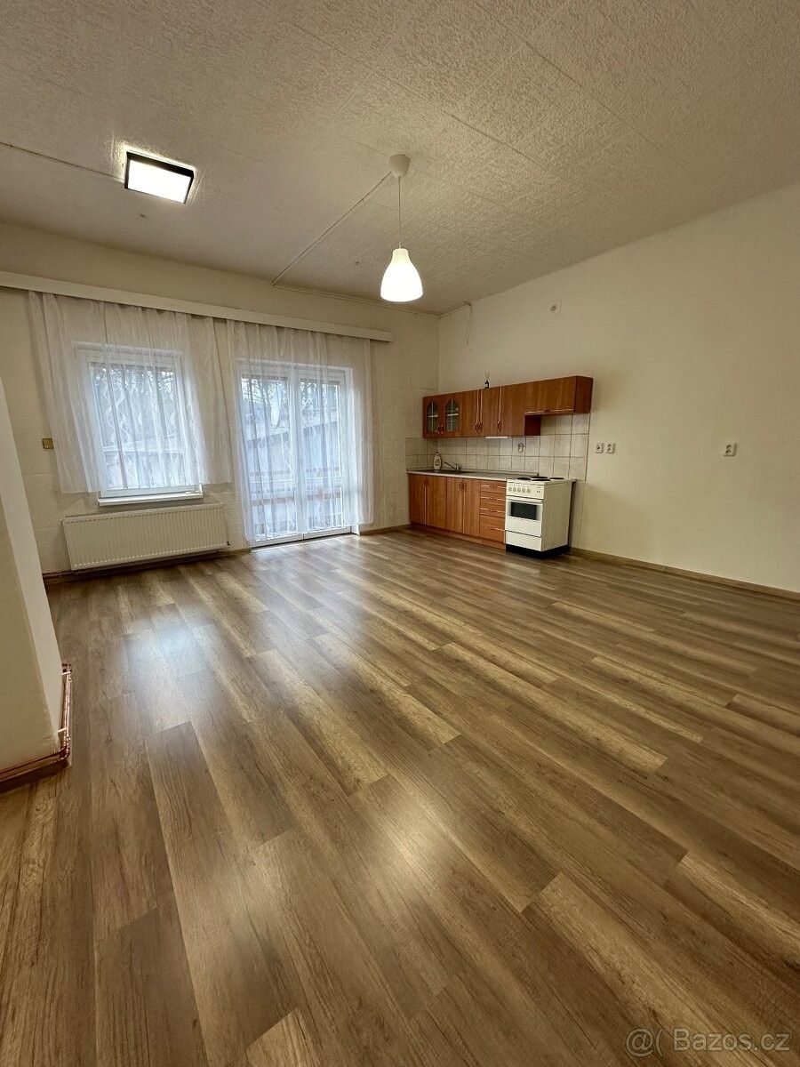 Byty, Hronov, 549 31