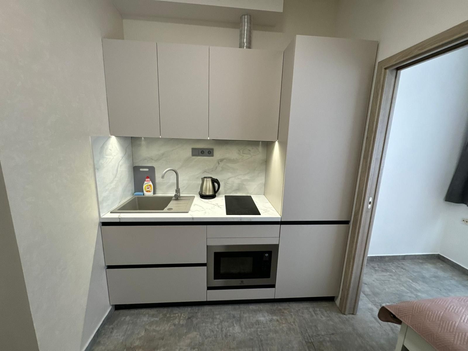 Pronájem byt 2+kk - Sokolská, Praha, 23 m²