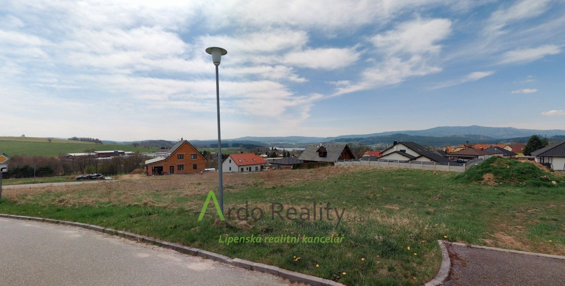 Prodej komerční pozemek - Horní Planá