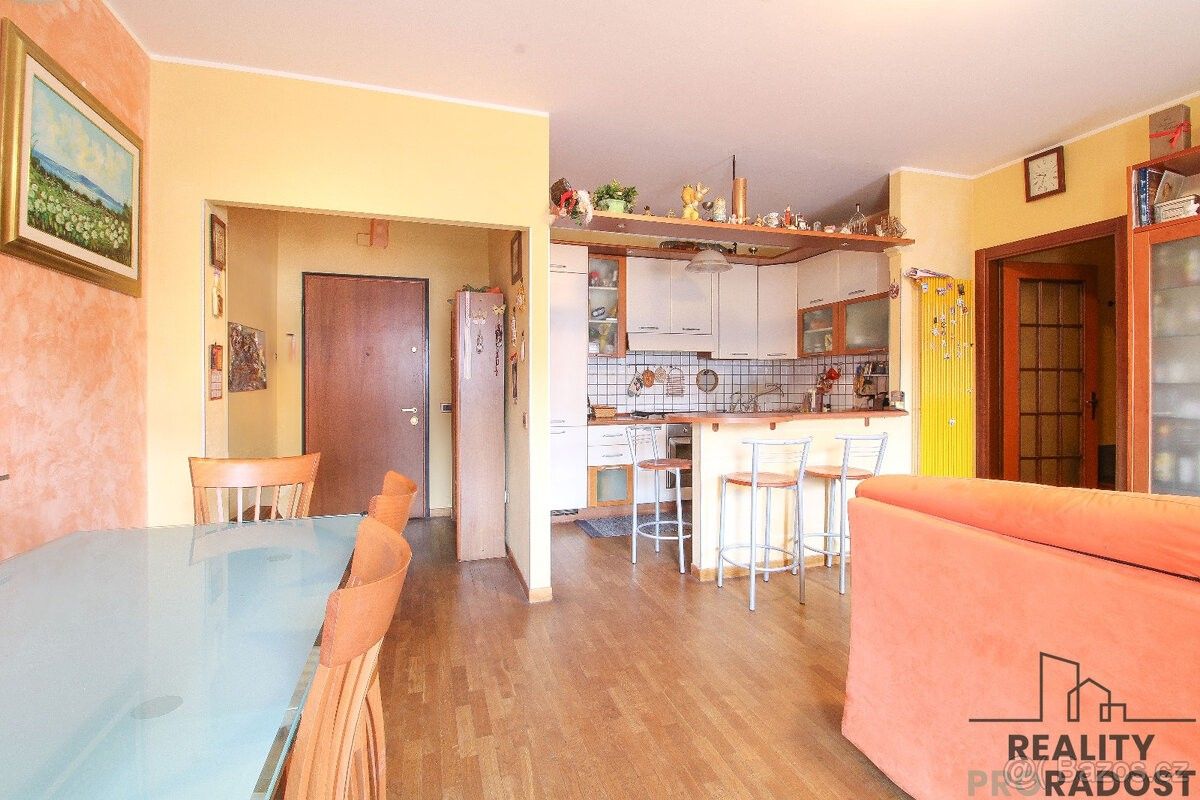 Byty, 987 66, Zahraničí