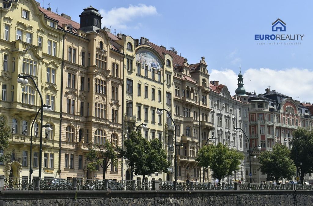 Pronájem byt 3+1 - Masarykovo nábřeží, Praha, 102 m²