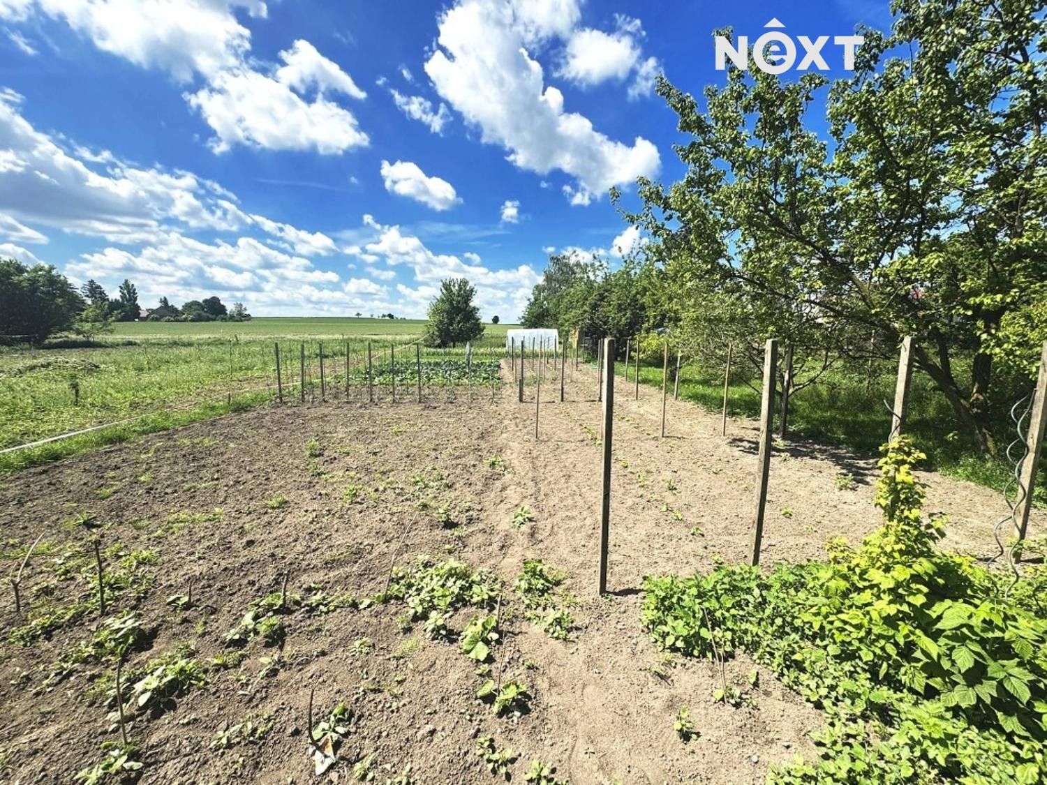 Zahrady, Dolní Bezděkov