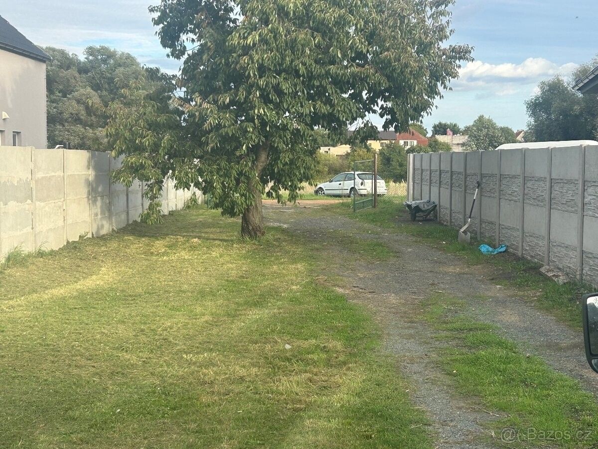 Prodej pozemek pro bydlení - Kostelec nad Labem, 277 13