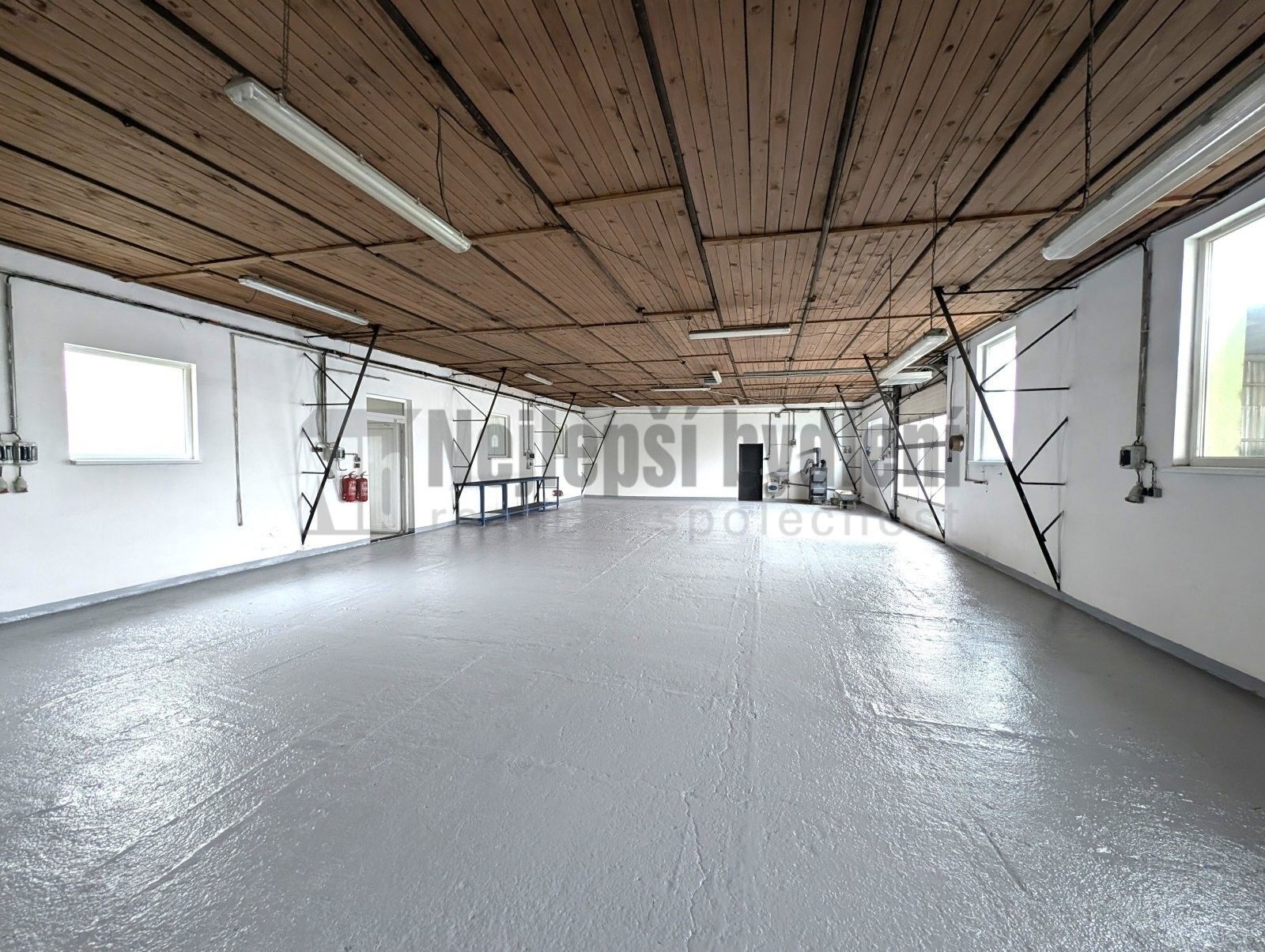 Pronájem výrobní prostory - Jahodová, Brno, 200 m²