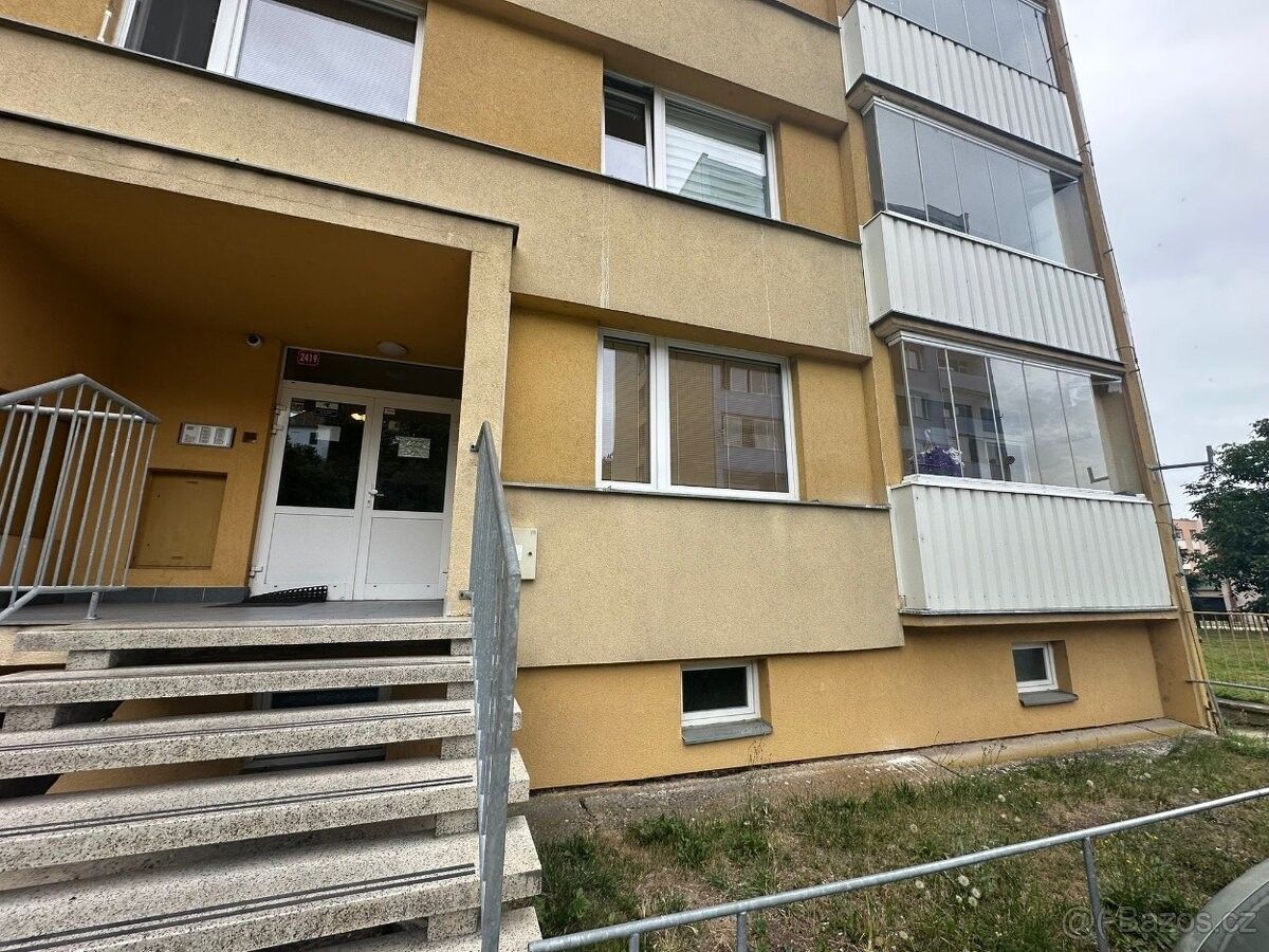 Byty, Bitozeves, 438 01