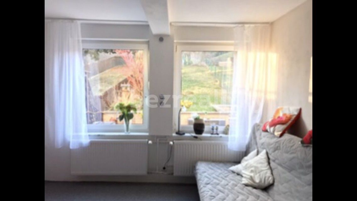 Pronájem byt 1+kk - K Ovčínu, Praha - Kobylisy, 21 m² - 2