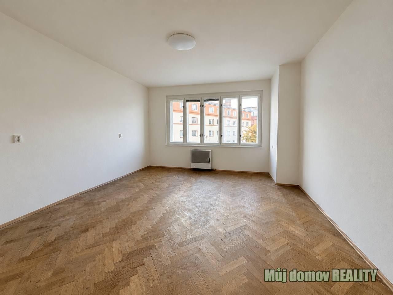 Byt 2+1 · 57 m² · Zemědělská, Praha - 3