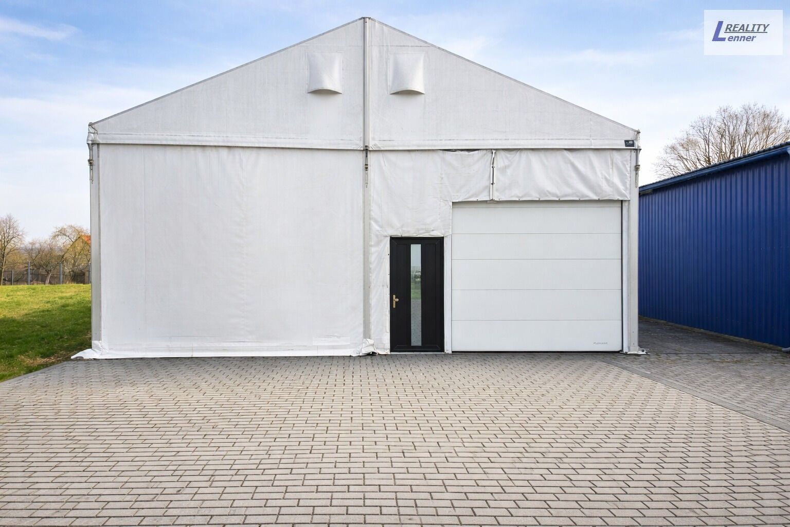 Sklady, Pičín, 360 m² - 1