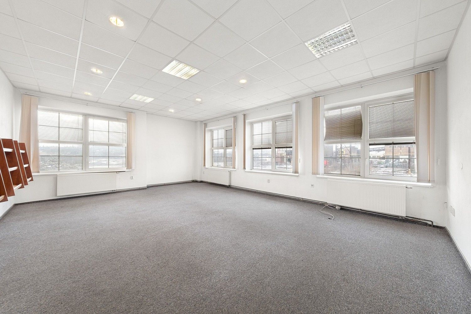 Sklady, Pražská, Mníšek pod Brdy, okres Praha-západ, 48 m² - 2