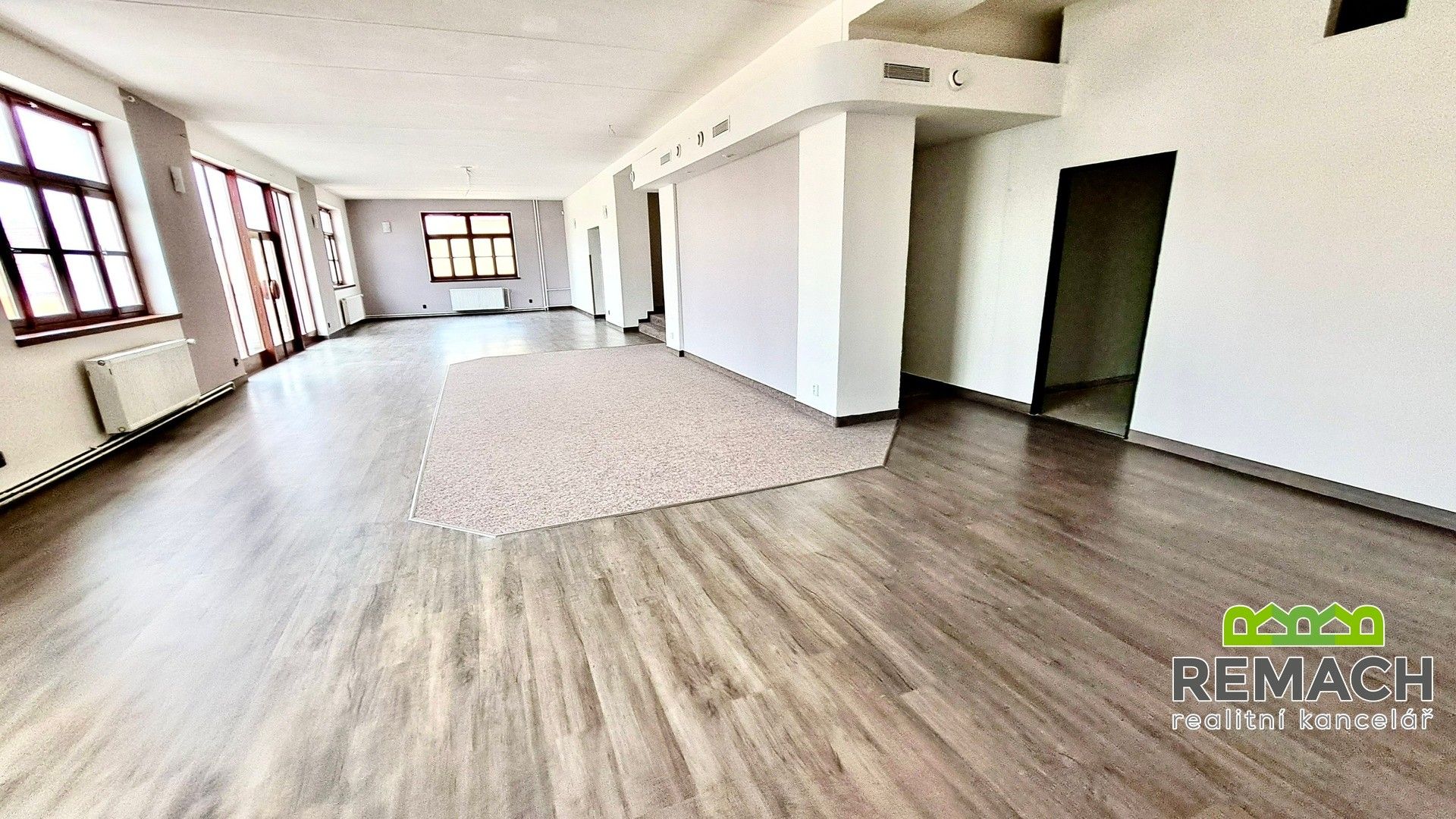 Obchodní prostory, náměstí Svobody, Kunovice, 170 m² - 2