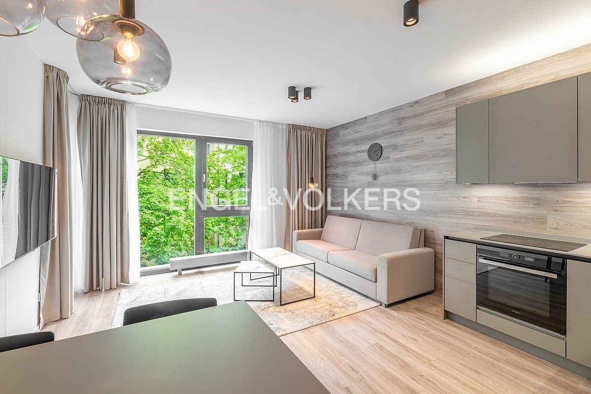 2+kk, Staropramenná, Praha, 47 m²
