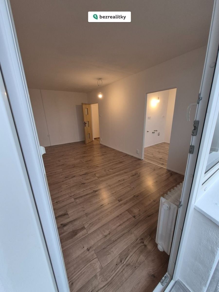 Prodej byt 3+1 - Průběžná, Praha, 73 m²