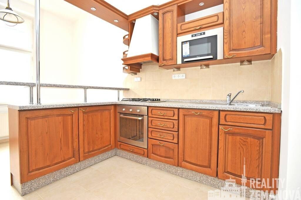 2+kk, Mánesova, Praha, 91 m²