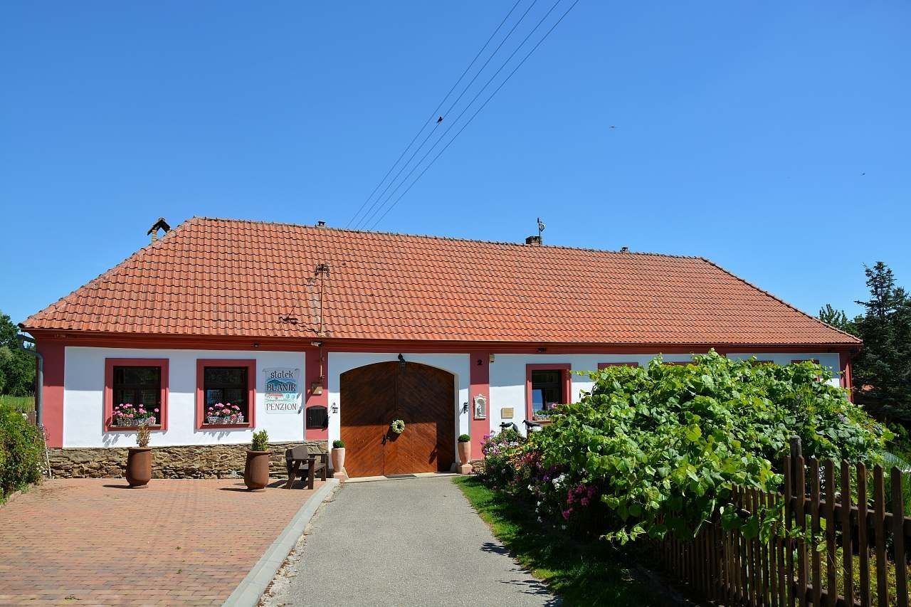 Chaty, Louňovice pod Blaníkem - Světlá pod Blaníkem, Středočeský kraj