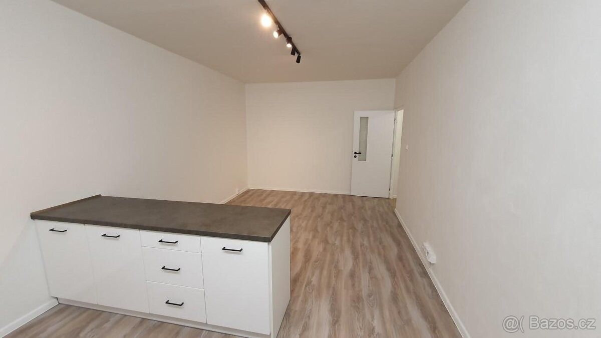 Pronájem byt - Jirkov, 431 11