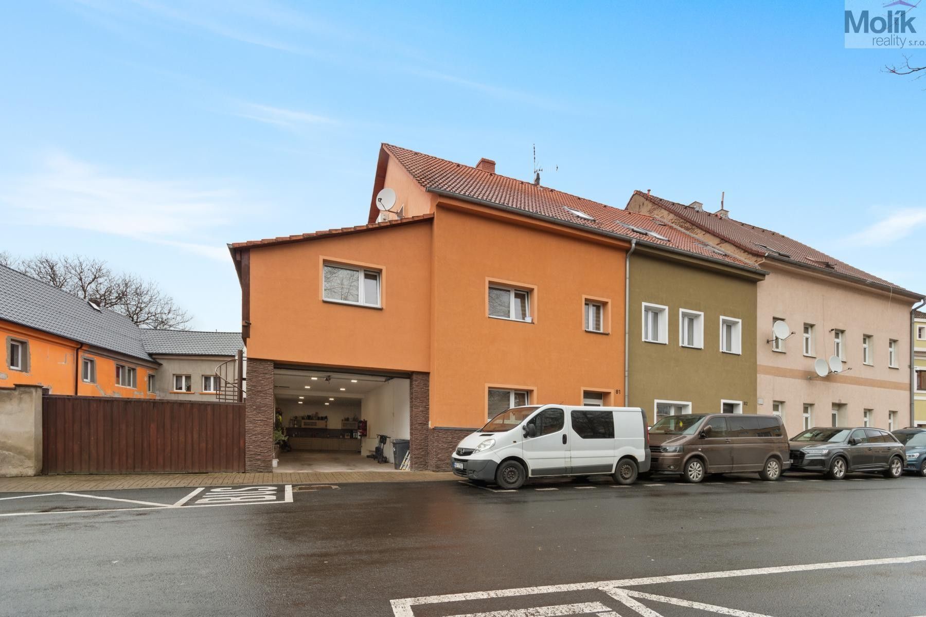 Rodinné domy, Školní náměstí, Hostomice, 180 m²