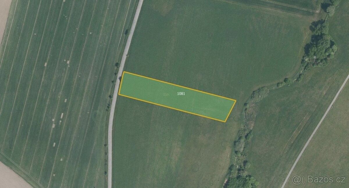 Pozemky pro bydlení, Uhersko, 533 73