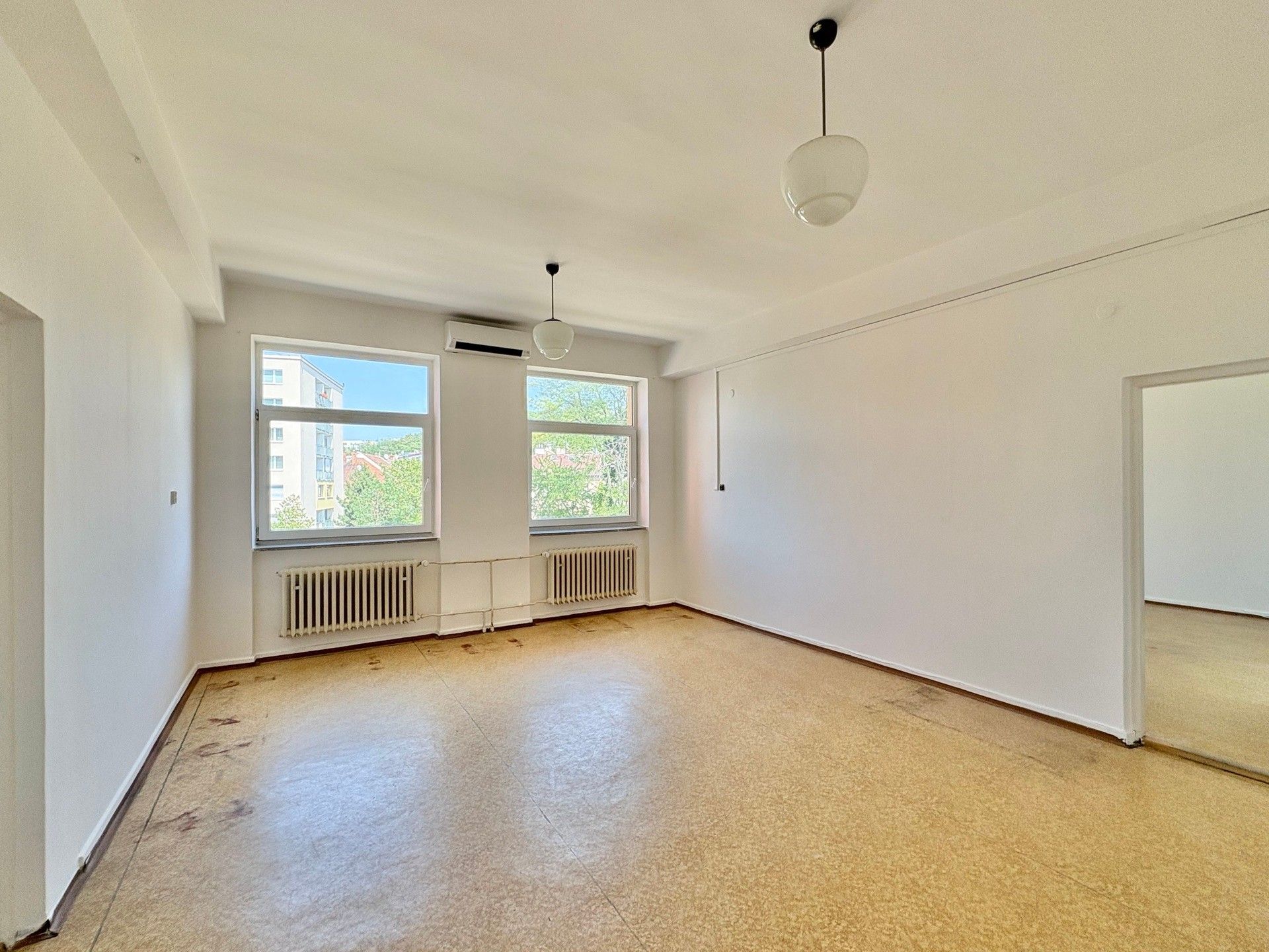 Kanceláře, Juliánovské náměstí, Brno Židenice, 26 m² - 1