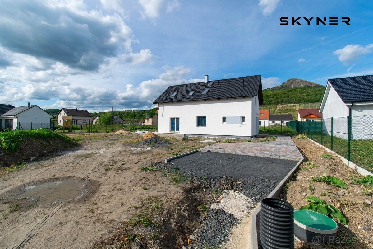 Rodinné domy, Píšťany, 411 01