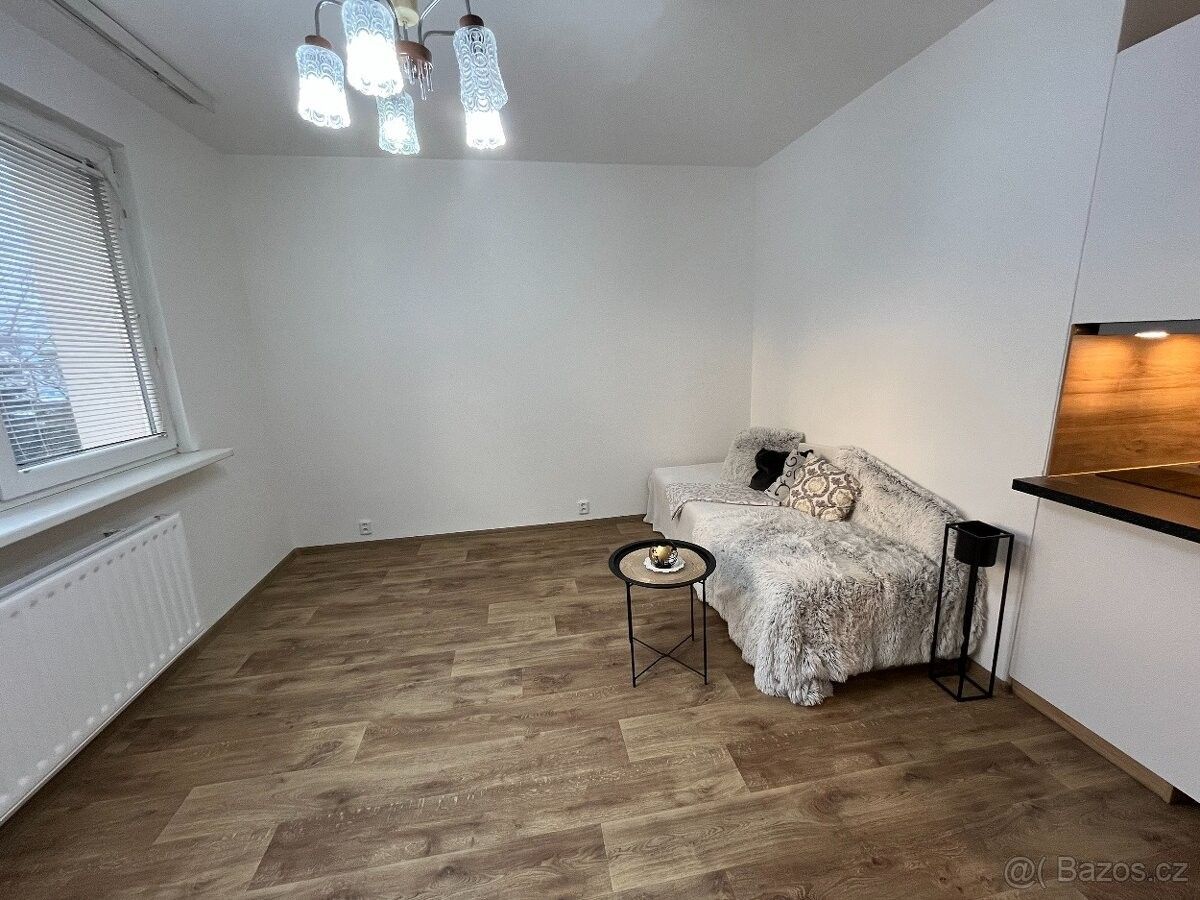 Pronájem byt - Jablonec nad Nisou, 466 01