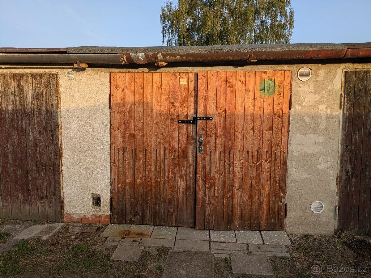 Garáže, Opava, 746 01