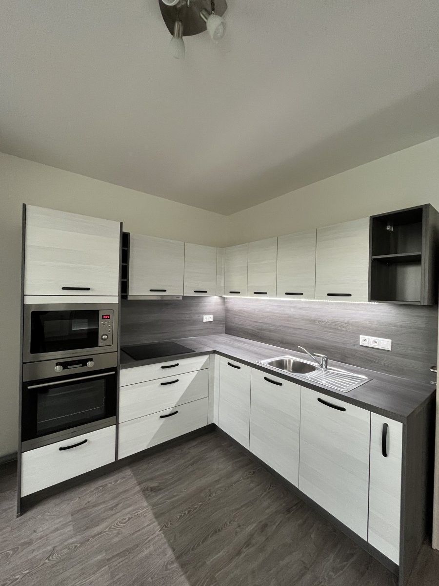 2+kk, Edvarda Beneše, Olomouc, 61 m²