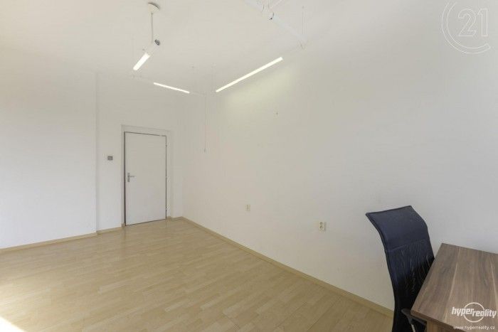 Kanceláře, Masarykova třída, Teplice, Sobědruhy, 16 m²
