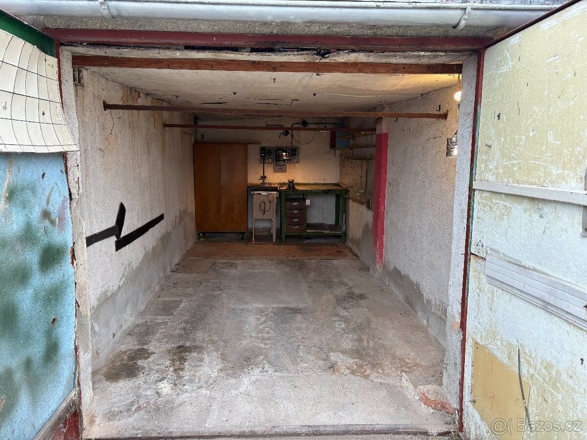 Pronájem garáž - Odolena Voda, 250 70