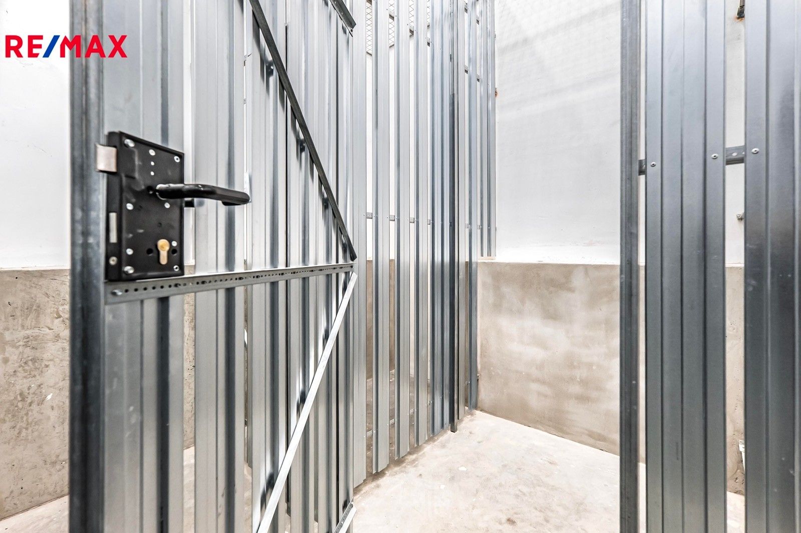 Sklady, Kubánské náměstí, Praha, 2 m²