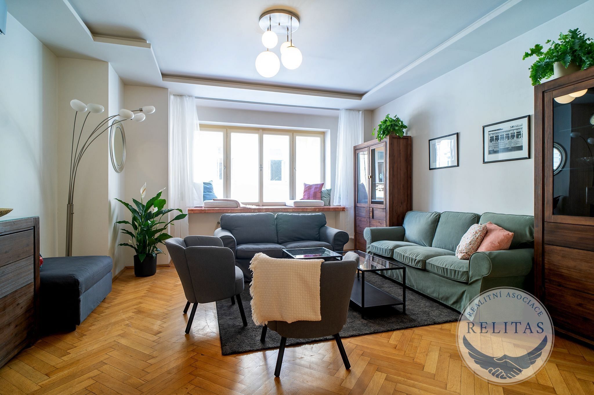 Pronájem byt 4+kk - Dlouhá, Praha, 124 m²