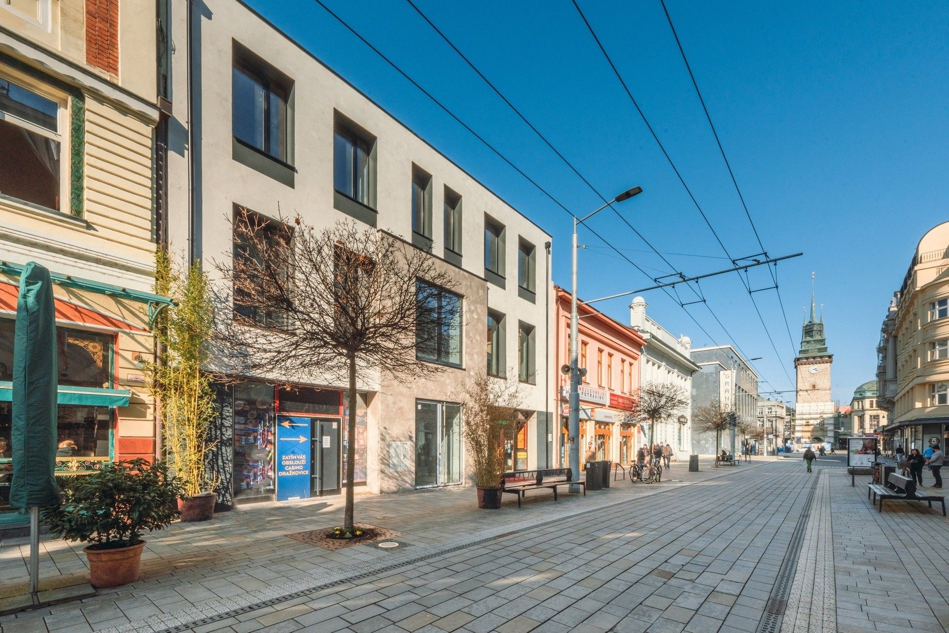 Obchodní prostory, třída Míru, Pardubice, 390 m²