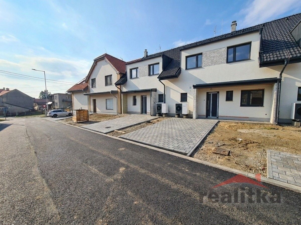 Rodinné domy, Osvoboditelů, Velká Polom, 182 m²