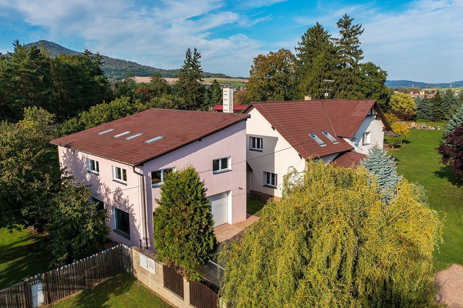 Rodinné domy, Horní Řepčice, okres Litoměřice, 472 m² - 2