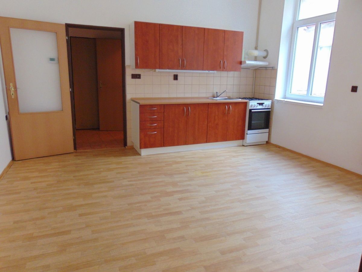 2+kk, Plzeňská, Praha, 45 m²