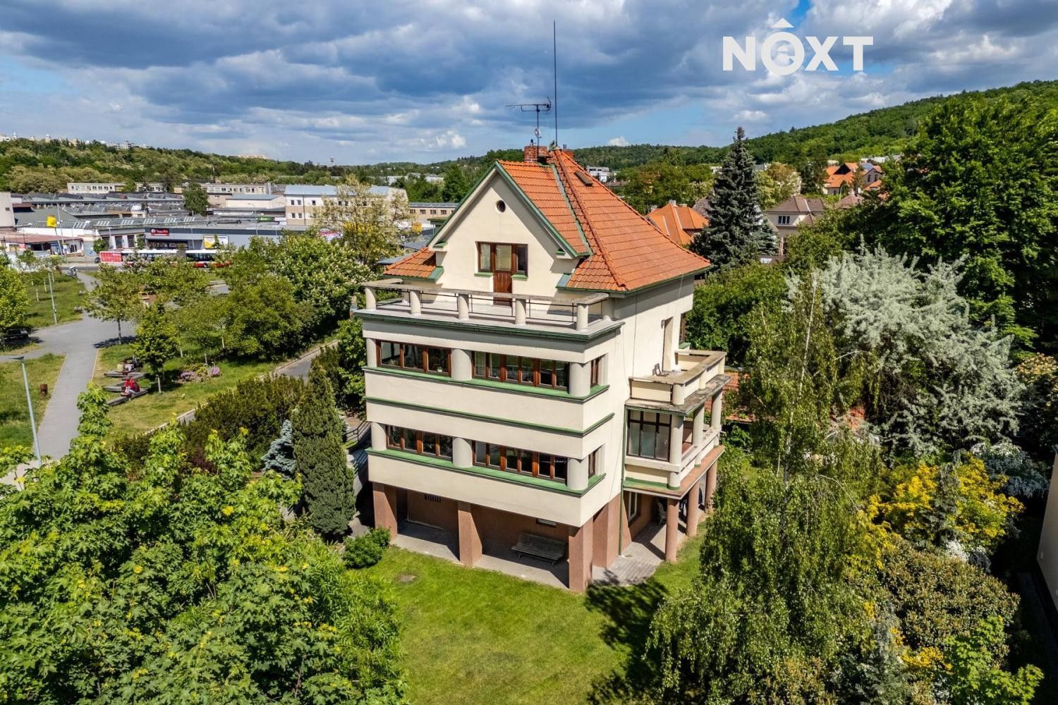Rodinné domy, Revoluce, Praha Modřany, 300 m² - 1