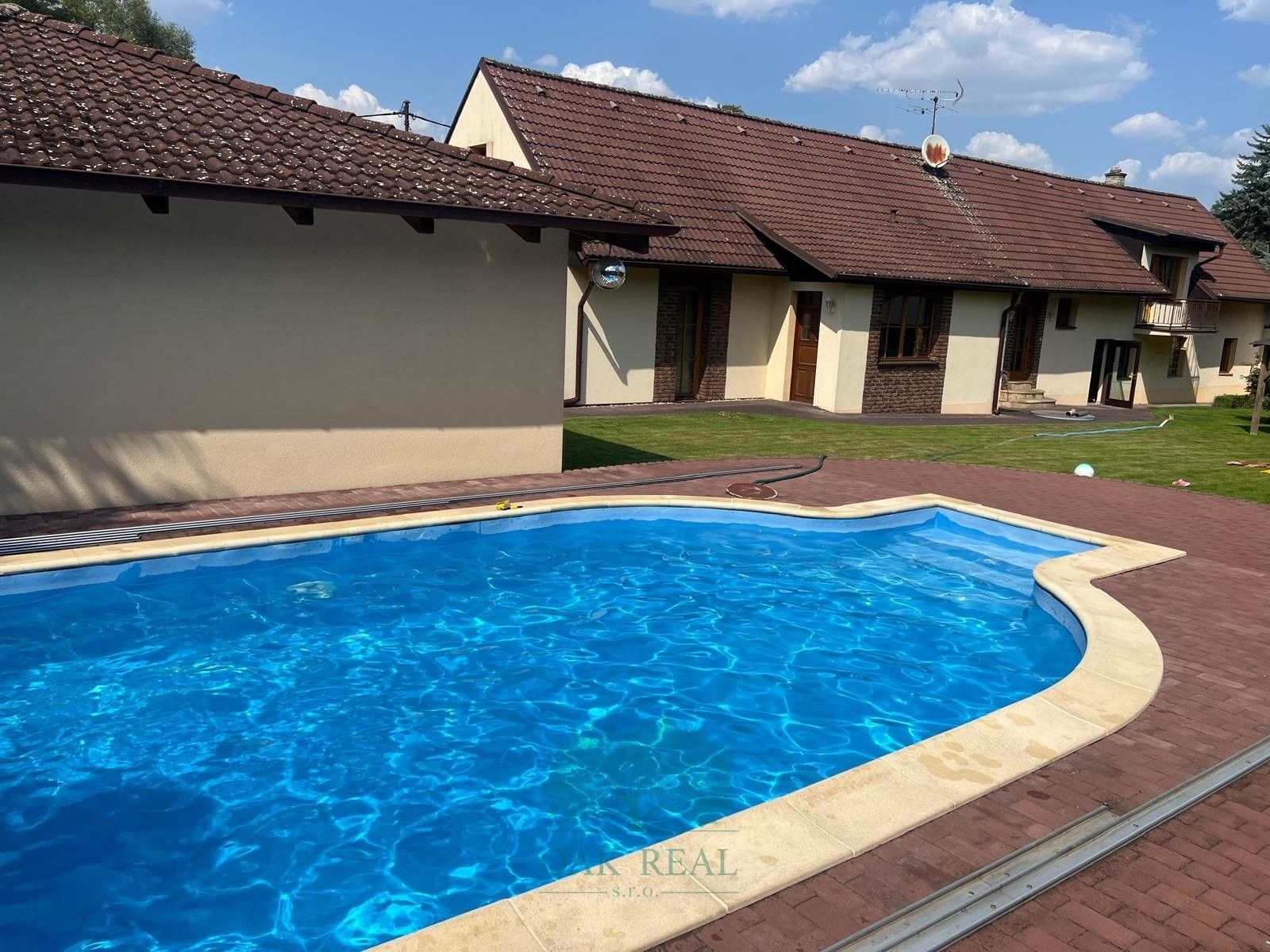 Prodej rodinný dům - Břežany, Lešany, 272 m²