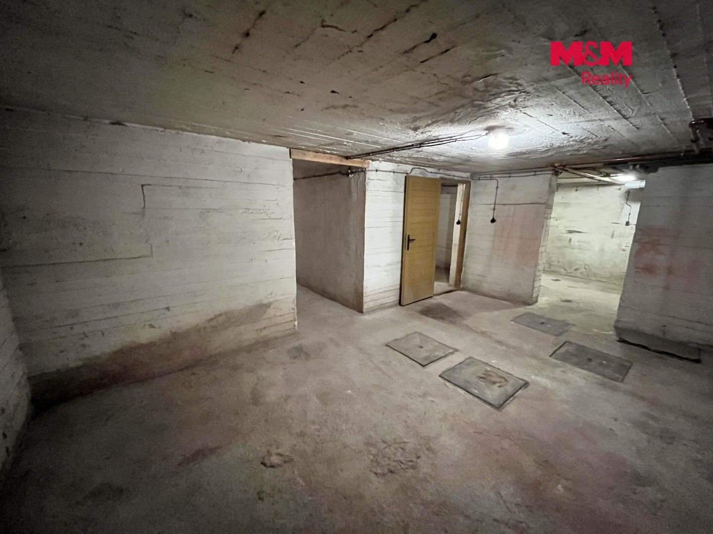 Obchodní prostory · 156 m² · Nálepkovo náměstí, Ostrava - 3