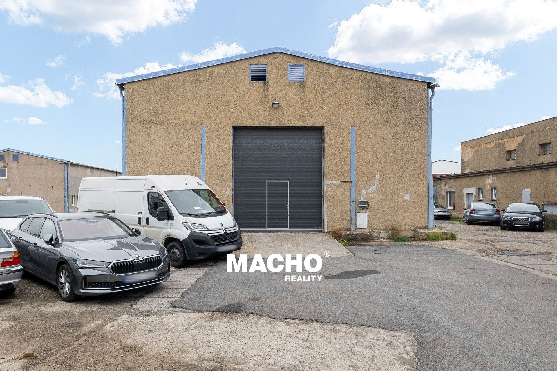 Pronájem sklad - K Vodojemu, Chrášťany, 588 m²