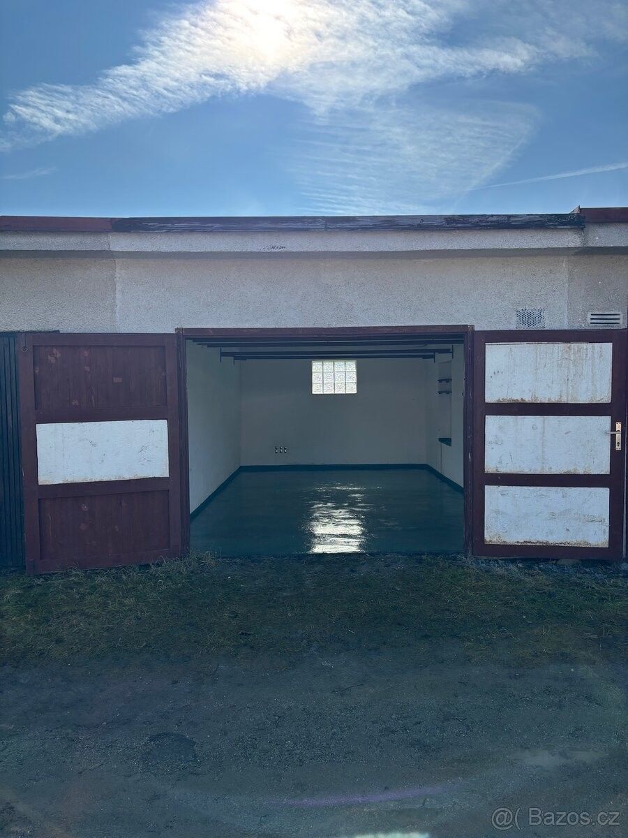 Garáže, Trhové Sviny, 374 01